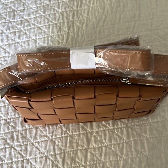 Tan crossbody bag - Picture 3 of 3